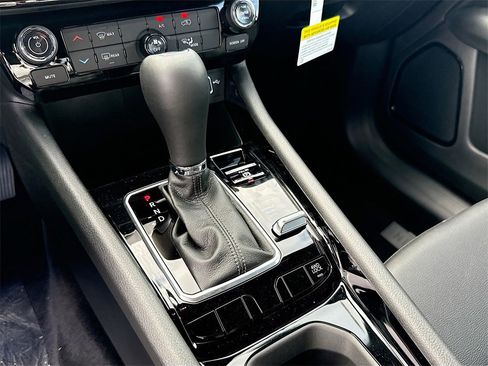 New 2026 Jeep Compass Latitude image 16