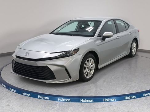 Certified 2025 Toyota Camry LE image 1