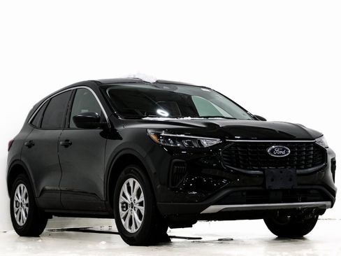 Used 2024 Ford Escape Active image 1