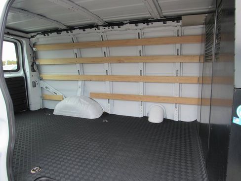 Certified 2024 GMC Savana 2500 Work Van w/ Driver Convenience Package image 20