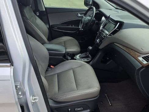 Used 2017 Hyundai Santa Fe Limited FWD image 10