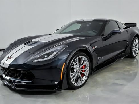 Used 2016 Chevrolet Corvette Z06 w/ 3LZ Preferred Equipment Group RWD image 6