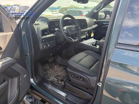 Used 2026 Chevrolet Suburban Z71 w/ Z71 Off-Road Package AWD/4WD image 6