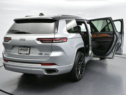 Used 2023 Jeep Grand Cherokee L Summit AWD/4WD image 40
