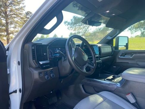 Used 2024 Chevrolet Silverado 2500 LTZ w/ LTZ Texas Edition AWD/4WD image 19