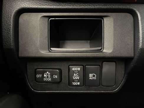 Certified 2018 Toyota Tacoma TRD Sport RWD image 28