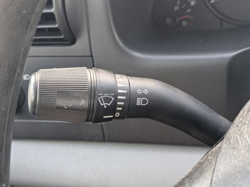 Used 2005 Ford F350 XL image 17