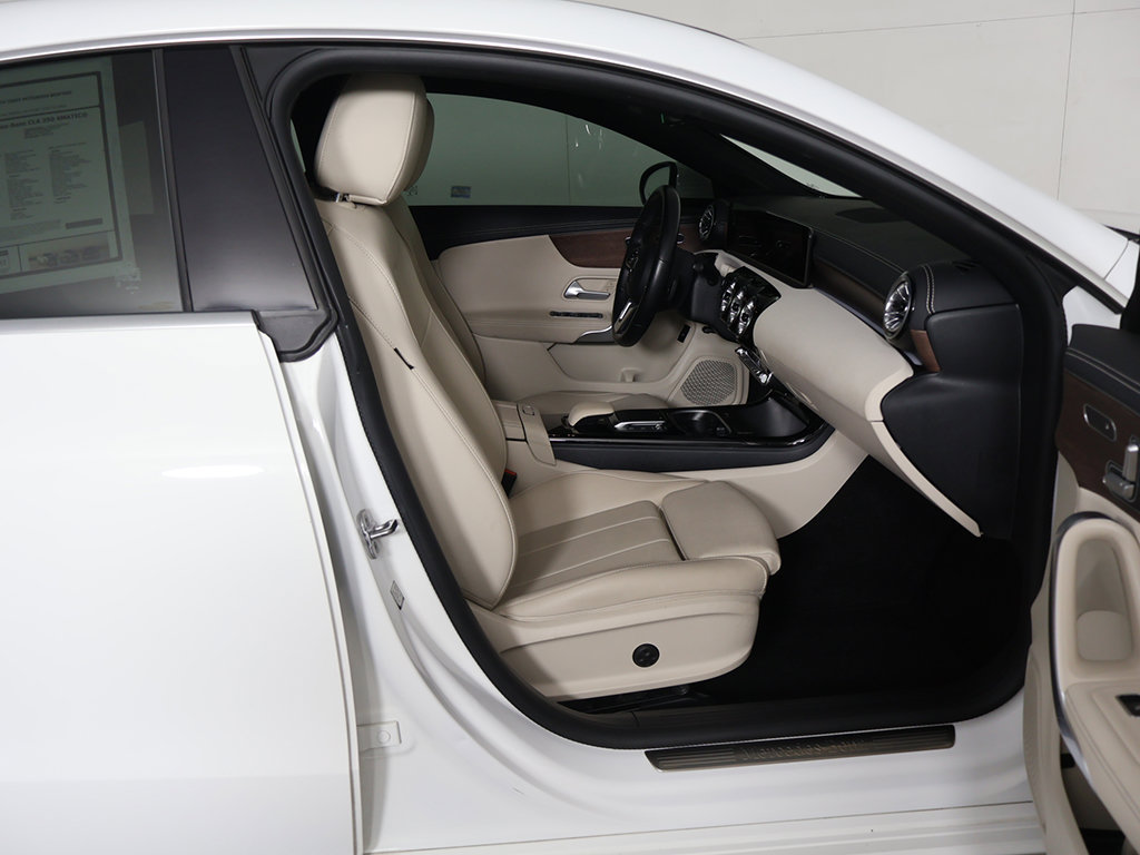 Used 2023 Mercedes-Benz CLA 250 4MATIC w/ Premium Package image 27