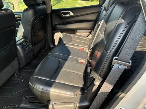 Used 2014 Nissan Pathfinder SL FWD image 10
