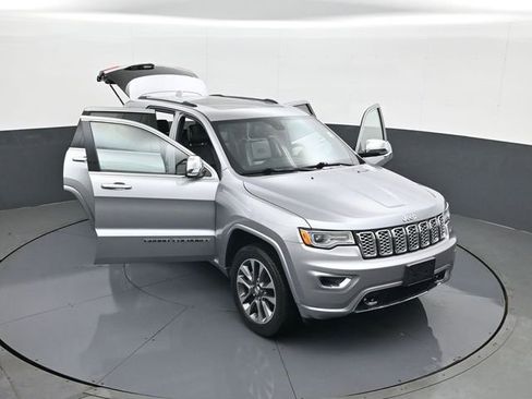 Used 2018 Jeep Grand Cherokee Overland AWD/4WD image 29