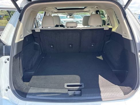 Used 2024 Nissan Rogue SV w/ SV Premium Package AWD/4WD image 13