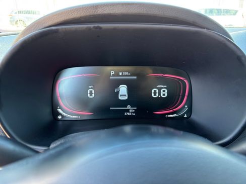 Used 2025 Kia Soul LX w/ LX Technology Package FWD image 38
