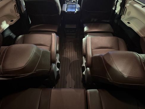 Used 2024 Toyota Sienna Platinum image 26