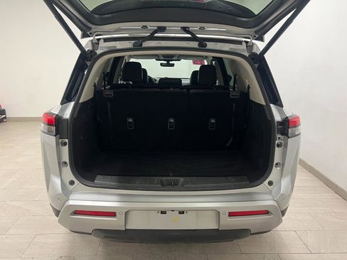 Used 2025 Nissan Pathfinder SL image 18