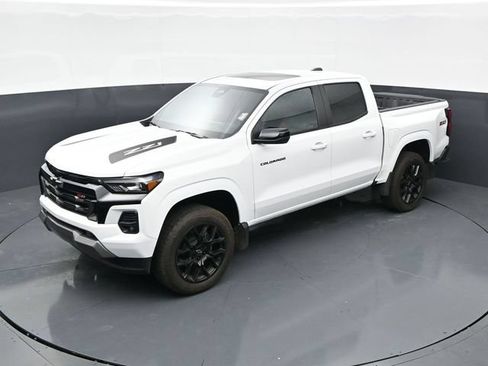 Used 2024 Chevrolet Colorado Z71 w/ LPO, Dark Essentials Package AWD/4WD image 34