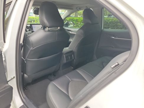 Used 2022 Toyota Camry XLE w/ Navigation Upgrade Package FWD image 9