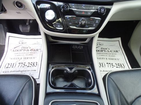 Used 2023 Chrysler Pacifica Limited image 34