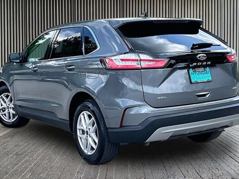 Used 2023 Ford Edge SEL AWD/4WD image 3