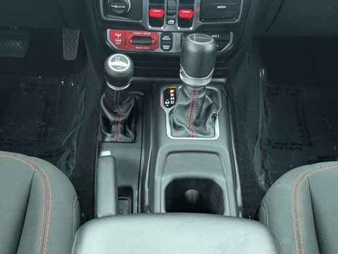 Used 2020 Jeep Gladiator Rubicon AWD/4WD image 19