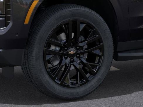 New 2026 Chevrolet Suburban Premier RWD image 29