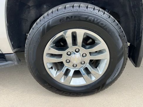 Used 2019 Chevrolet Suburban LT image 11