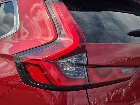 Used 2025 Honda CR-V EX image 11
