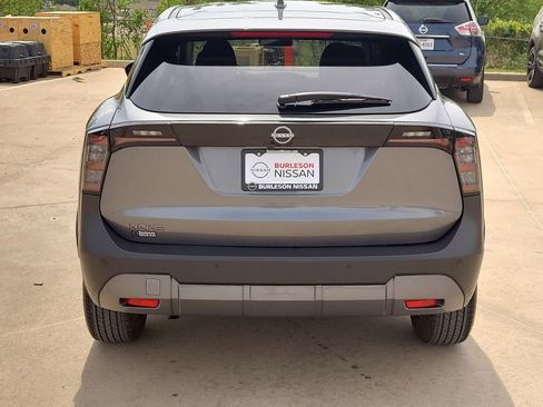 Certified 2025 Nissan Kicks SV image 3
