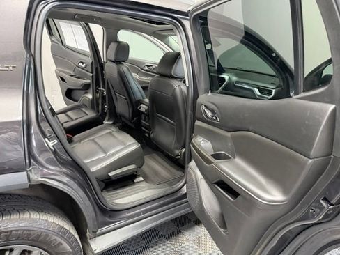Used 2017 GMC Acadia SLT AWD/4WD image 26