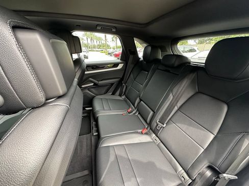 Certified 2024 Porsche Cayenne AWD/4WD image 39