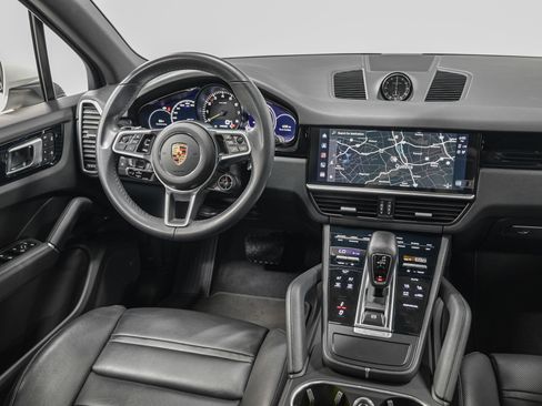 Used 2022 Porsche Cayenne Platinum Edition AWD/4WD image 29