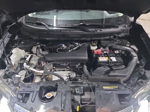 Used 2020 Nissan Rogue SV image 5