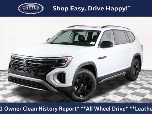Used 2025 Volkswagen Atlas Peak Edition SE image 1