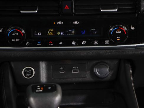 Used 2022 Nissan Rogue SL w/ SL Premium Package image 20