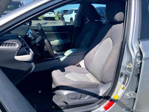 Used 2020 Toyota Camry LE FWD image 21