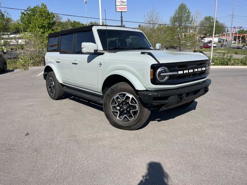Used 2022 Ford Bronco Outer Banks AWD/4WD image 1