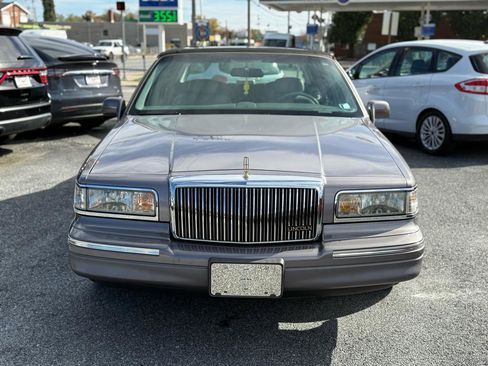 Used 1995 Lincoln Town Car Cartier image 7
