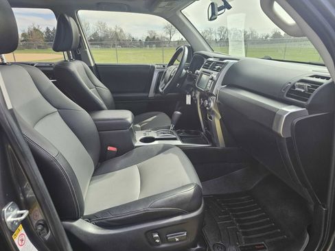 Used 2016 Toyota 4Runner SR5 Premium image 44