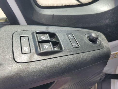 Used 2026 RAM ProMaster 2500 w/ Convenience Group FWD image 9