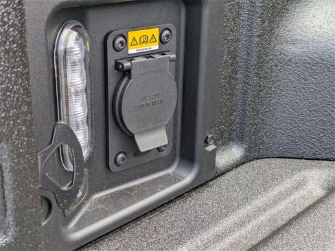 New 2025 Ford Maverick XLT w/ XLT Luxury Package image 31