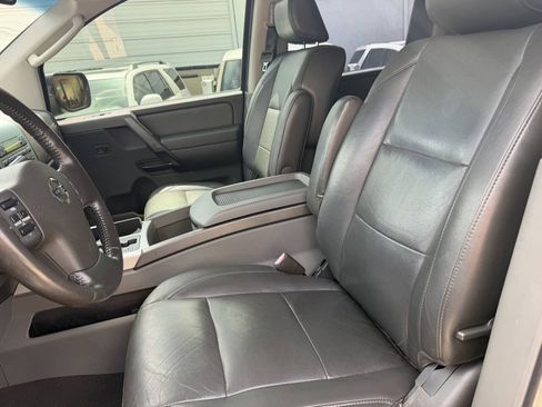 Used 2007 Nissan Titan LE AWD/4WD image 11
