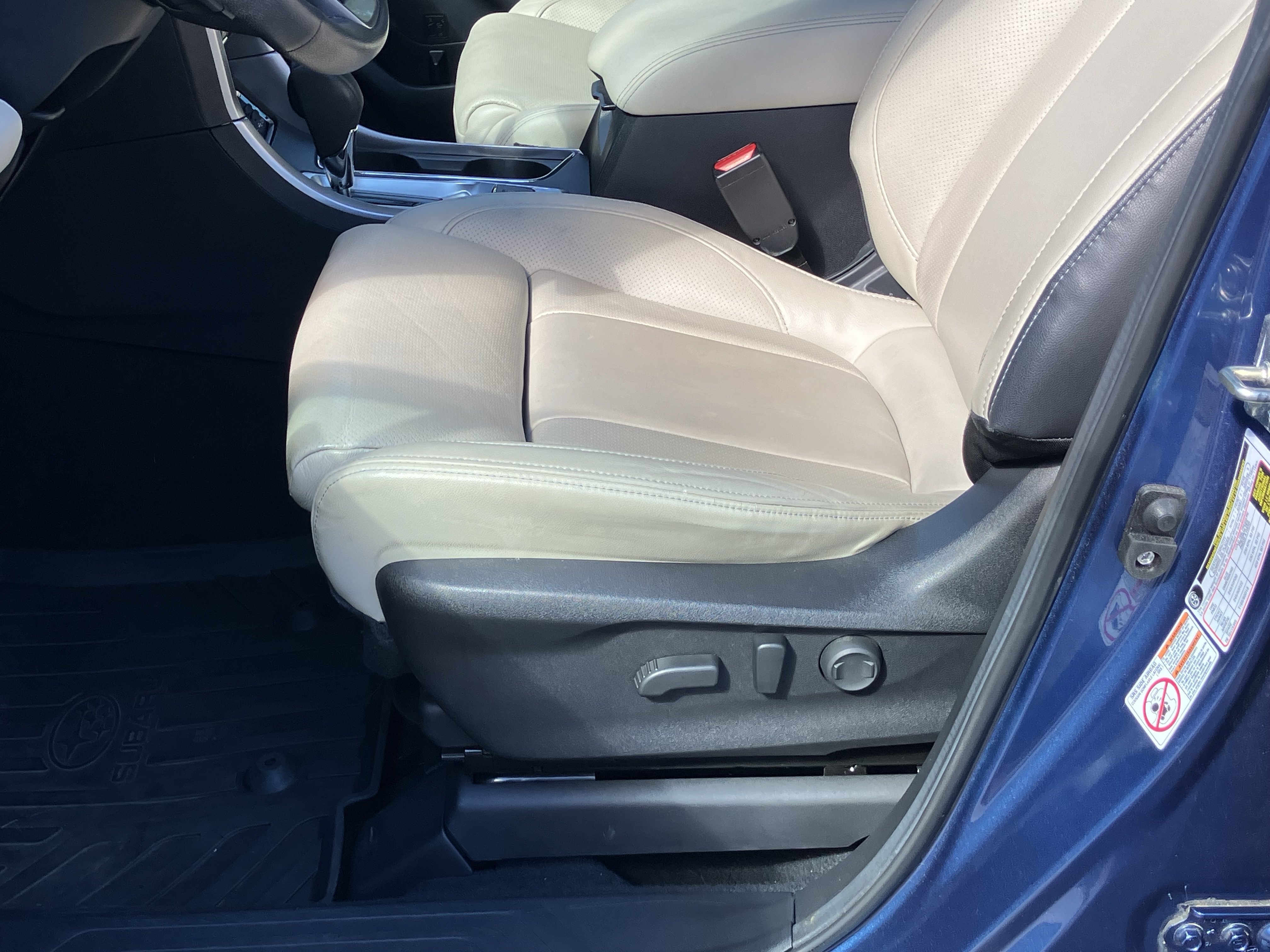 Used 2020 Subaru Ascent Limited w/ Technology Package AWD/4WD image 17