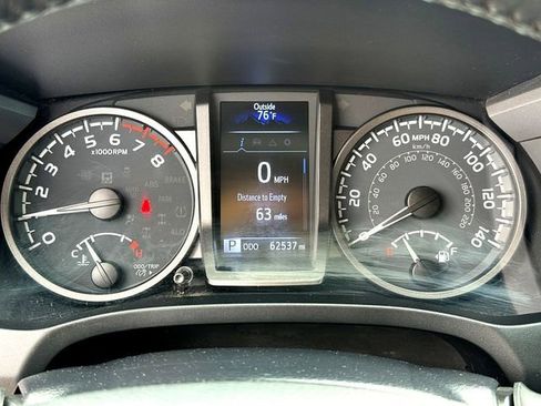 Used 2023 Toyota Tacoma TRD Off-Road image 15