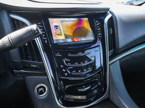 Used 2019 Cadillac Escalade Platinum w/ Escalade Sport Edition image 28