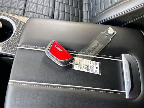 Certified 2025 Cadillac Escalade ESV V image 36