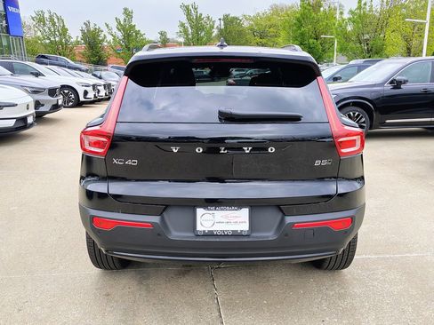 New 2026 Volvo XC40 B5 Ultra w/ Climate Package AWD/4WD image 8