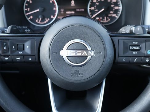 Used 2023 Nissan Rogue SV AWD/4WD image 23