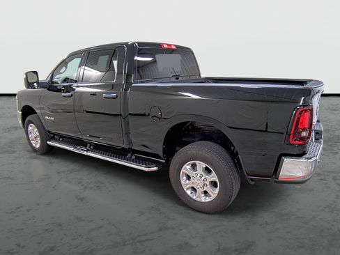Used 2025 RAM 2500 Big Horn AWD/4WD image 2