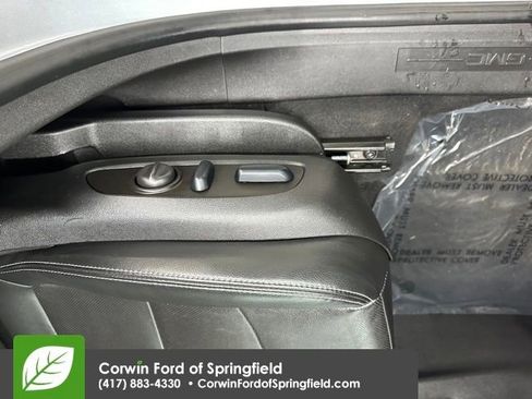 Used 2023 GMC Terrain SLT image 34