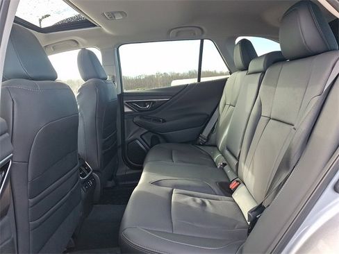 Used 2025 Subaru Outback Limited image 11