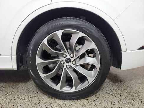 Certified 2025 Lincoln Aviator 2WD w/ Jet Appearance Package image 16